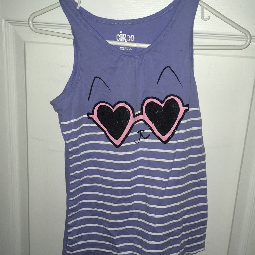 I’m selling this cat shirt
